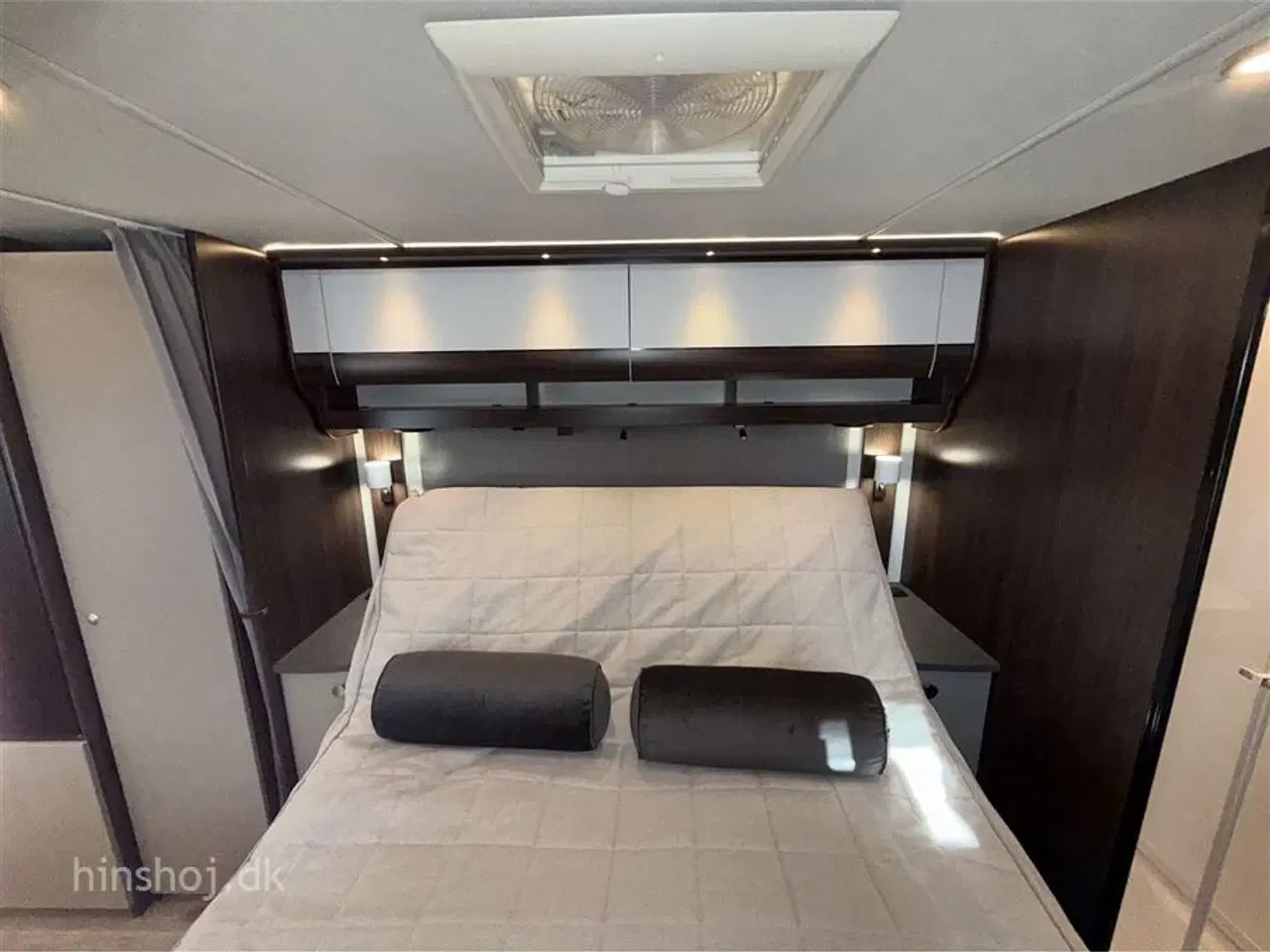 Billede 19 - 2026 - Polar Blueline 620 BQD   Luksus Polar vintervogn med en dejlig fritstående dobbeltseng fra Hinshøj Caravan