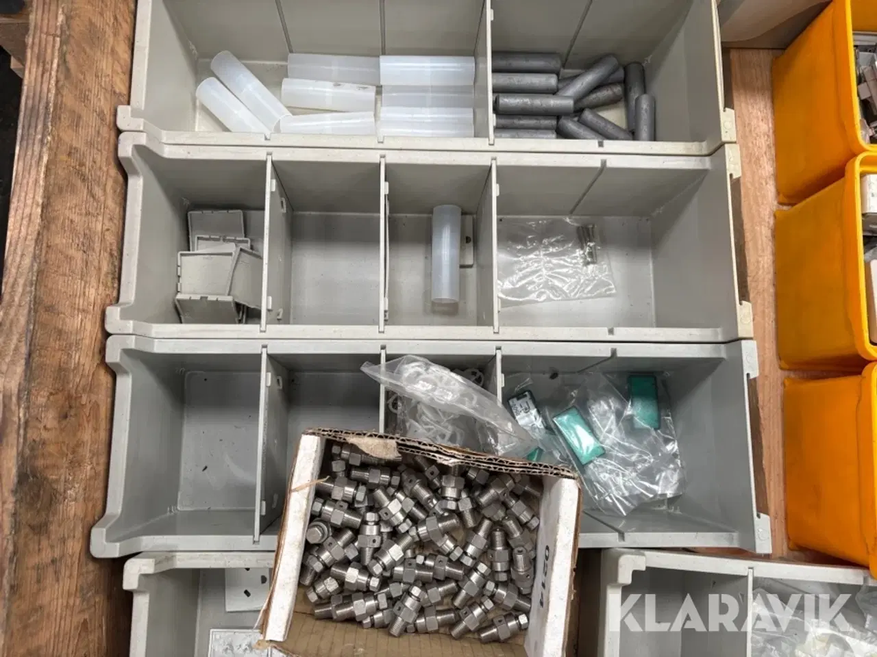 Billede 12 - Pærer og el-udstyr 3 paller