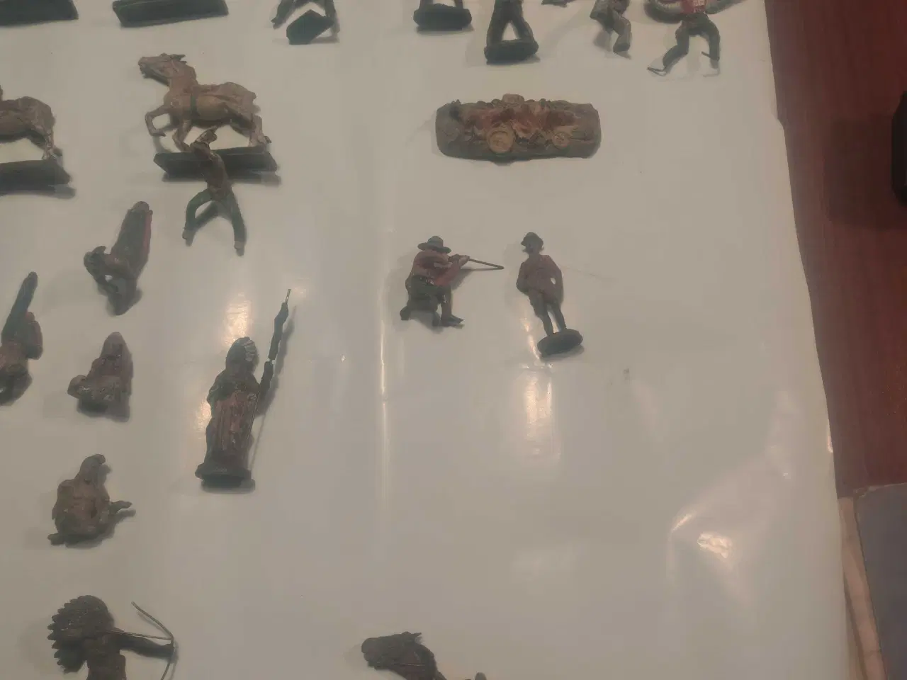 Billede 2 - Over 30 Elastolin figurer, i blandet kvalitet