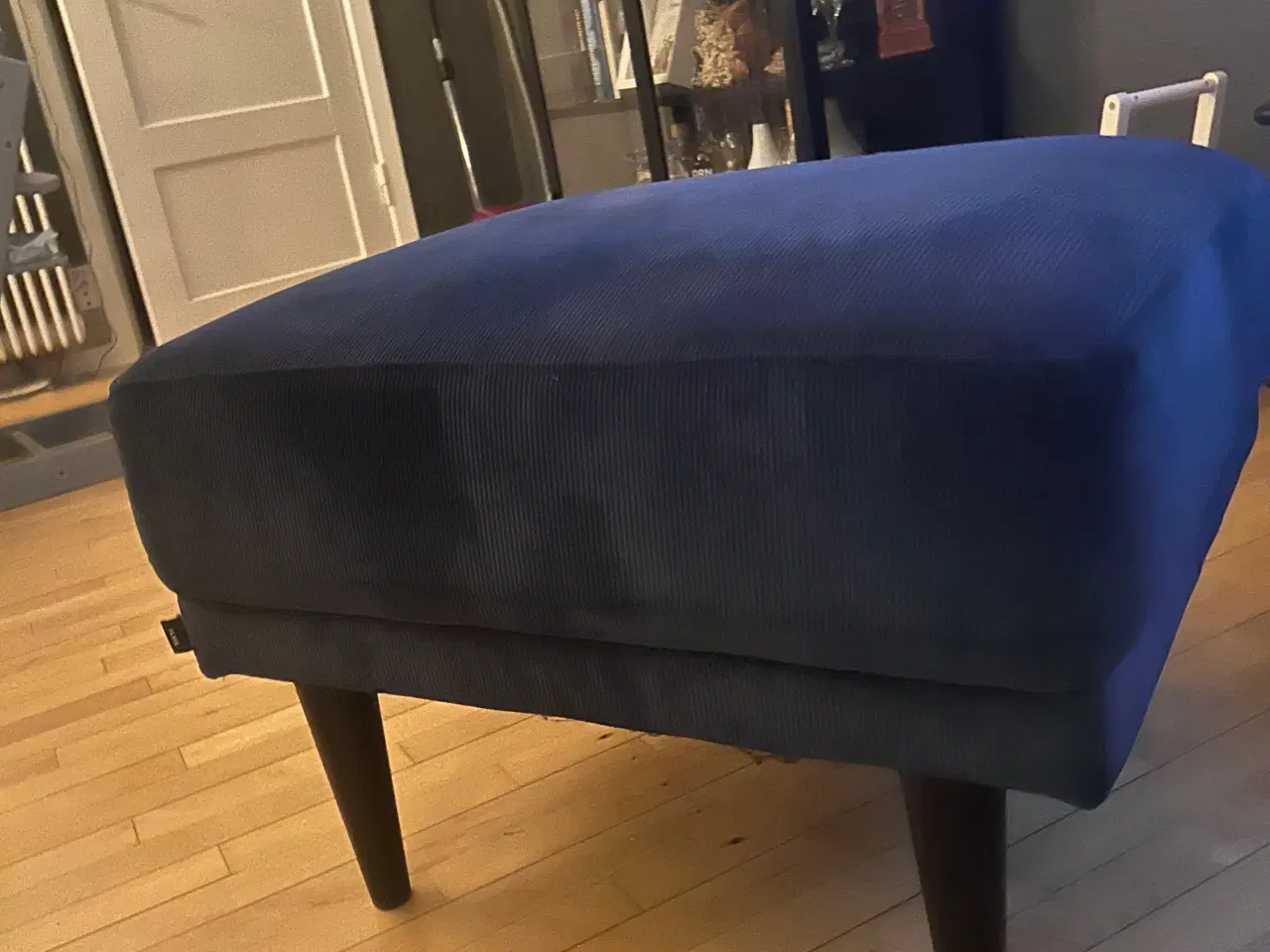 Billede 3 - Sofa + puf i royal blue 
