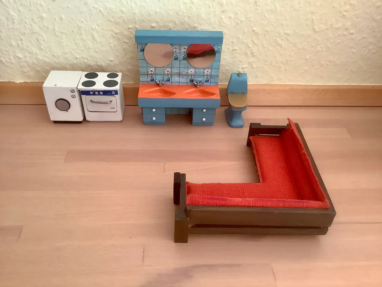 Billede 2 - Dukkehus møbler Lundby og Lisa.