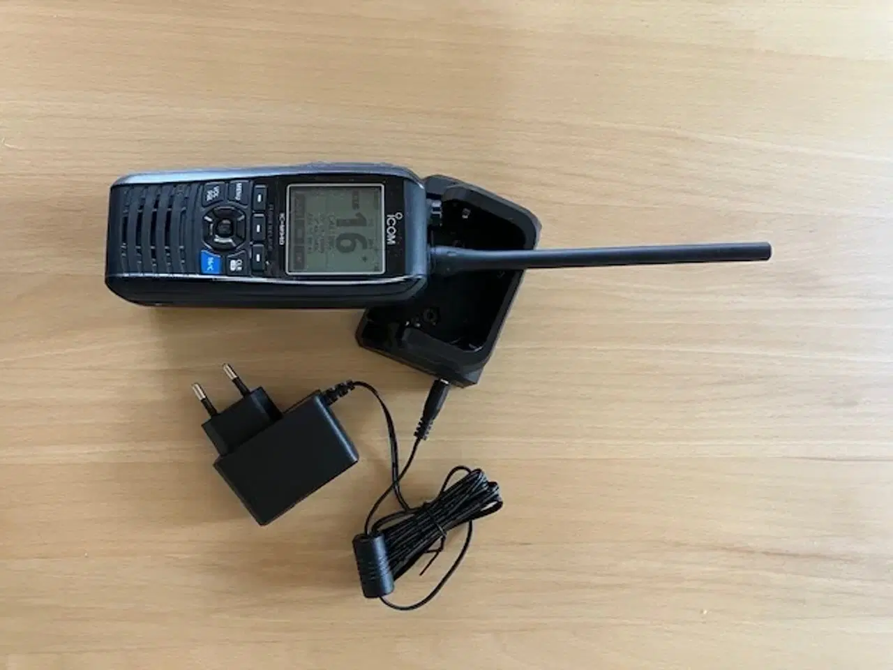 Billede 1 - ICOM VHF radio med GPS og AIS