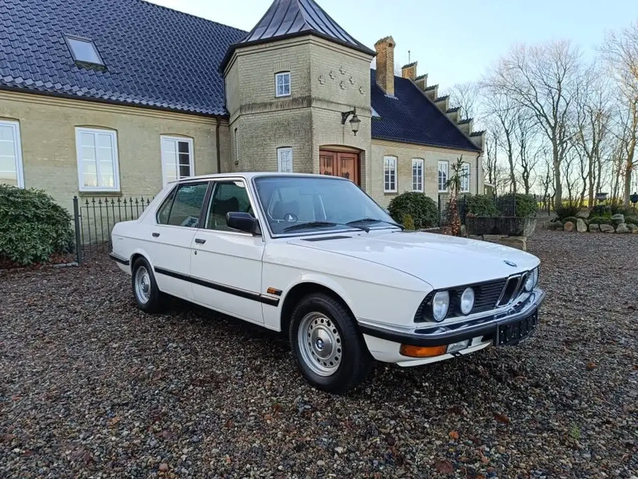 Billede 2 - 6-cyl række-BMW E28 520i veteranbil - NYSYNET