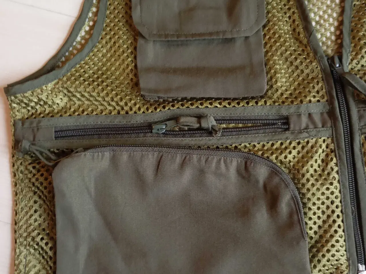 Billede 4 - Fiskevest med mange lommer. Str. M