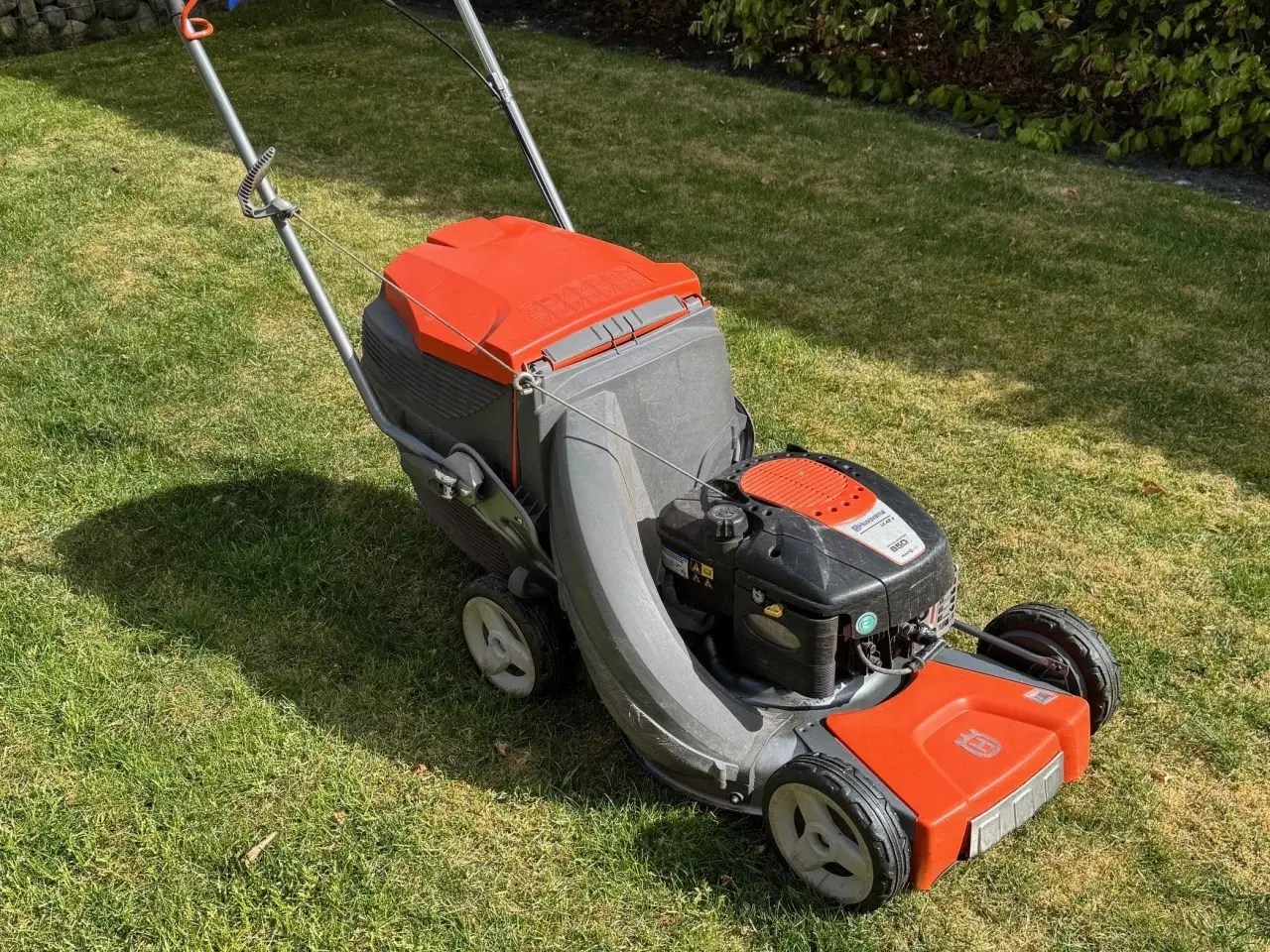 Billede 1 - Husqvarna Plæneklipper med græsopsamler