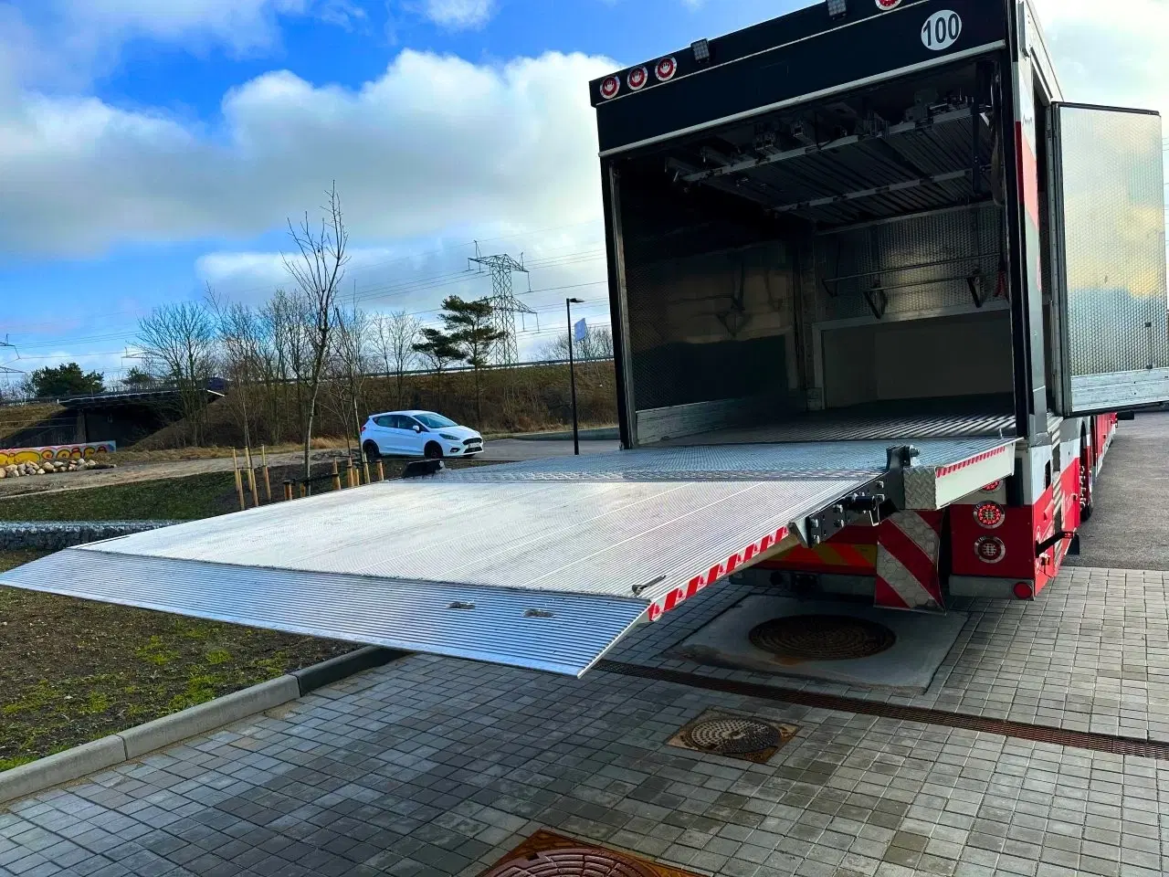 Billede 2 - Race / Teamtransporter