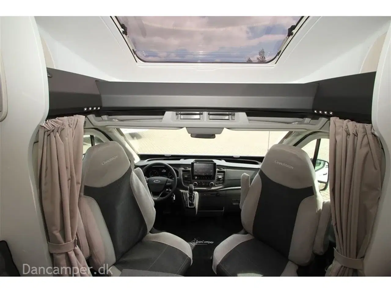 Billede 4 - 2025 - Chausson 788 Titanium ULTIMATE   Fabriksny Chausson 788 Titanium Ultimate, med queens bed og meget udstyr