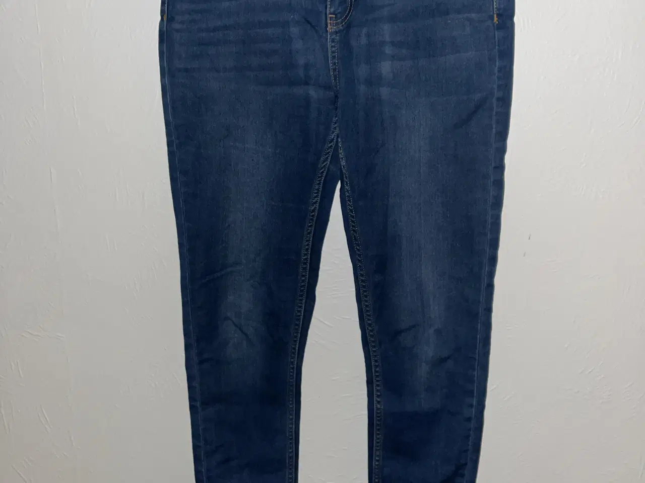 Billede 1 - PIECES cowboybukser med stræk - str. L