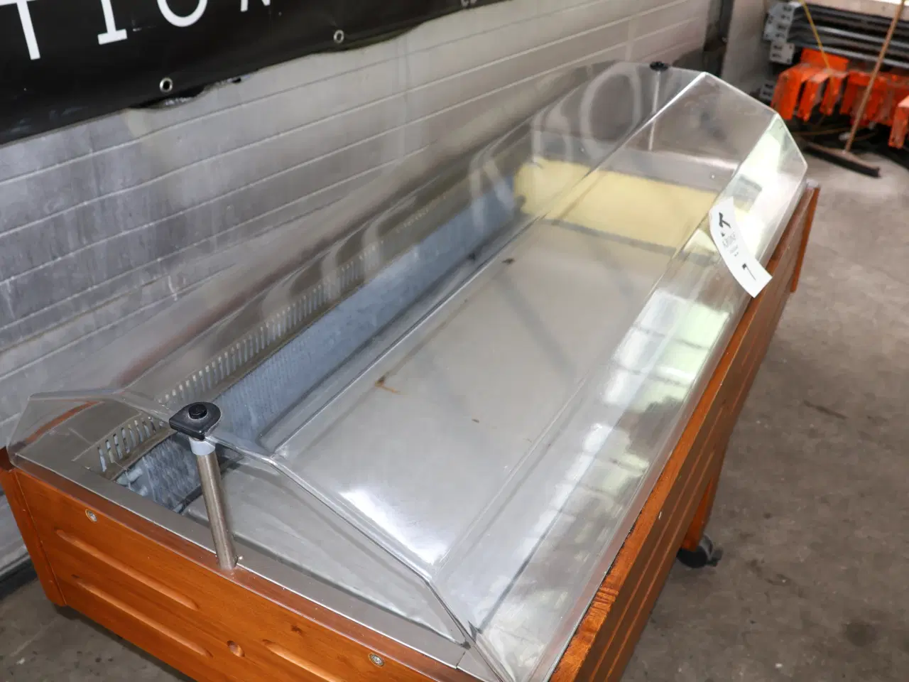 Billede 4 -  Scaiola salatbar m/elektrisk hæve/sænkelåg. 