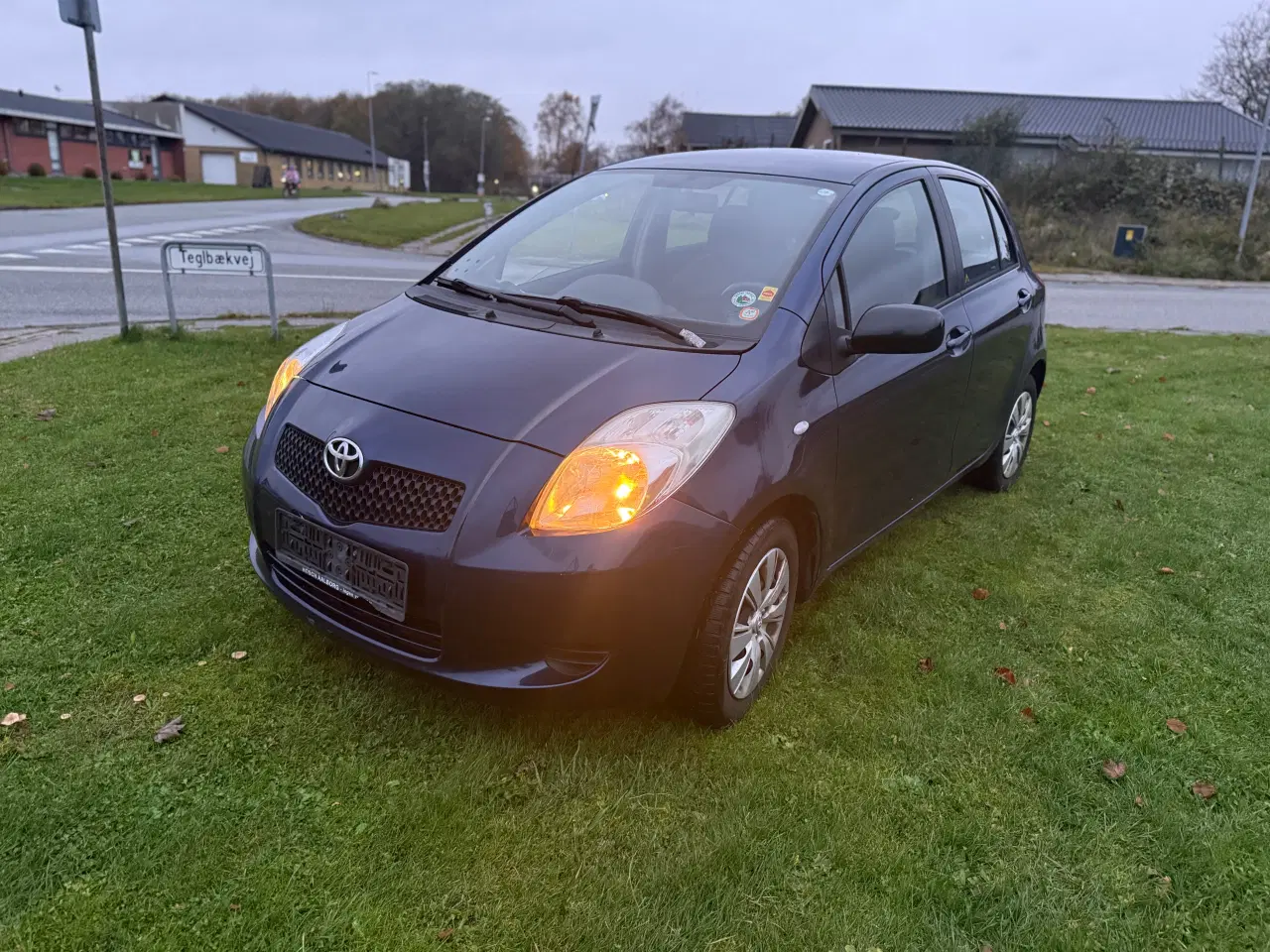 Billede 3 - Nysynet Toyota Yaris 1,3 5 Dørs