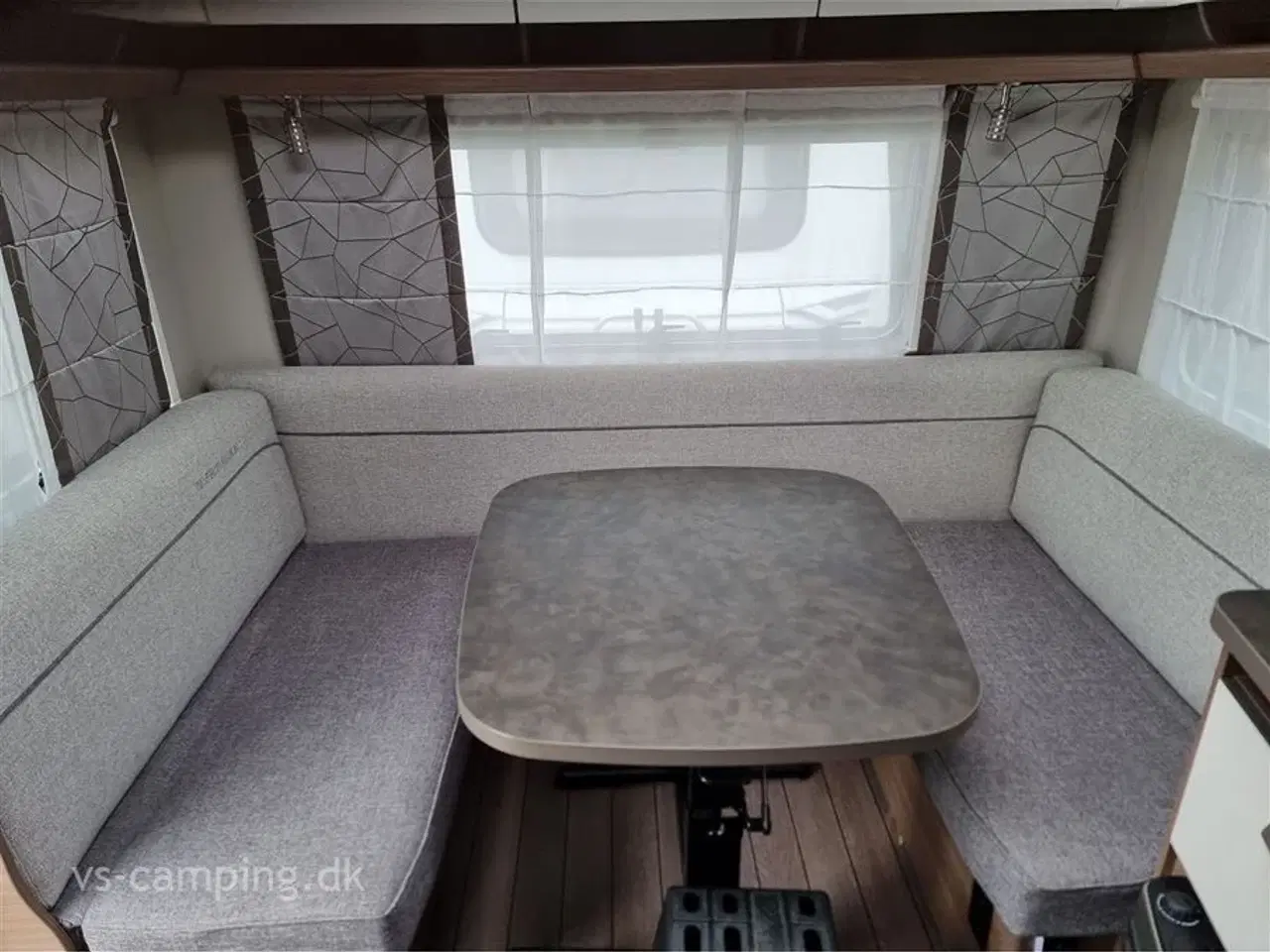 Billede 4 - 2021 - Knaus Sport 460 EU Silver Selection FLOT OG VELHOLDT CAMPINGVOGN MED ENKELTSENGE OG LAMELUDTRÆK