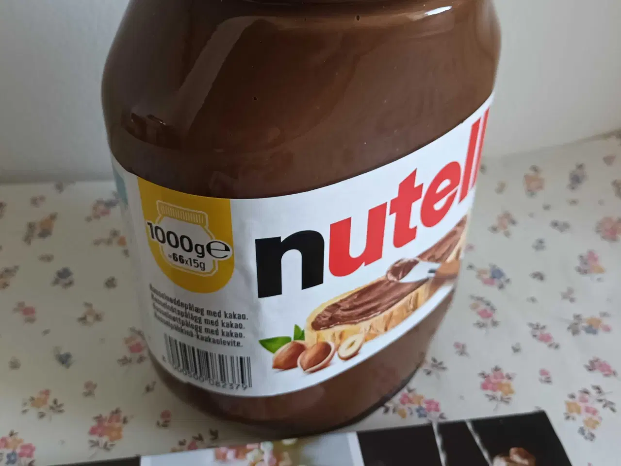 Billede 3 - 1 kg nutella og Den store bog om nutella 