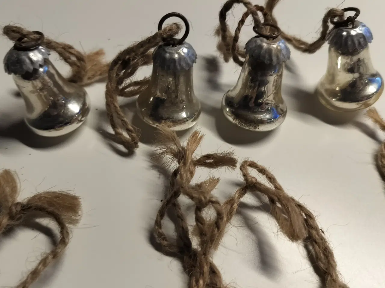 Billede 2 - Gammelt julepynt. Gamle glas jule hjerter og julek