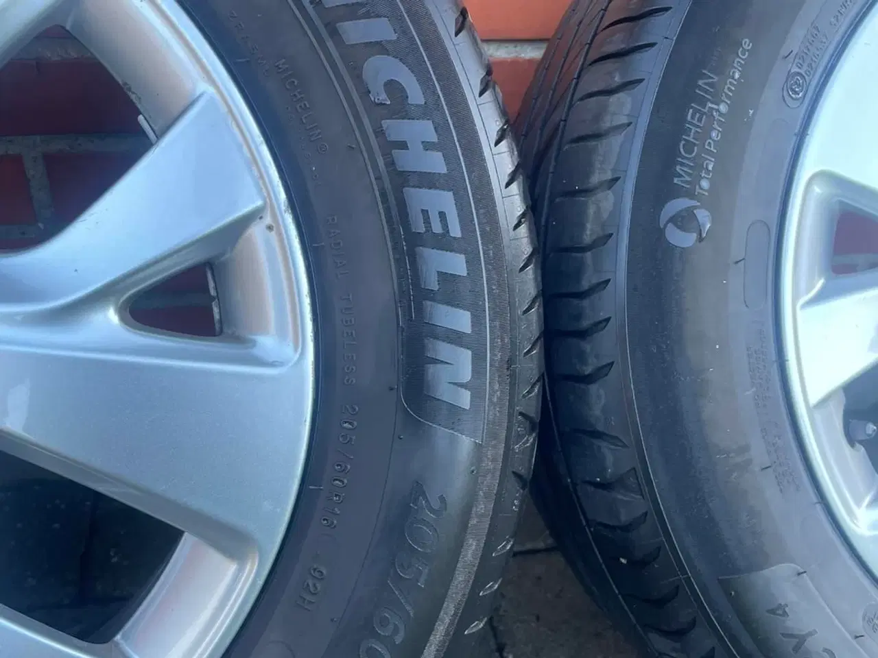 Billede 4 - 16 Originale Citroën/Peugeot Aluhjul med sommerdæk