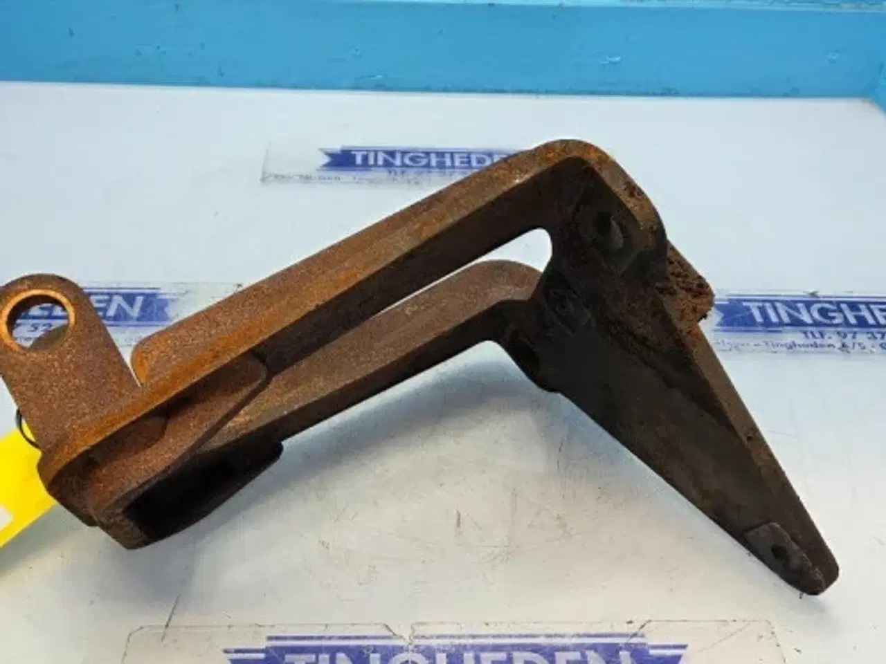 Billede 2 - Valtra S394   Beslag    4382498M1