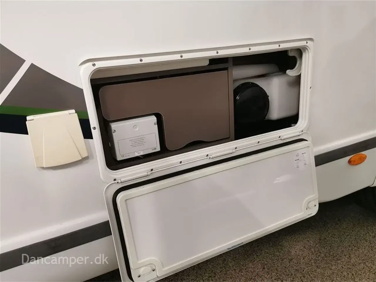 Billede 30 - 2019 - Chausson Special Edition 757   KOMMISSIONSBIL!  Med lave enkeltsenge, god pladsudnyttelse, solcelle, 2 bodelsbatterier, markise