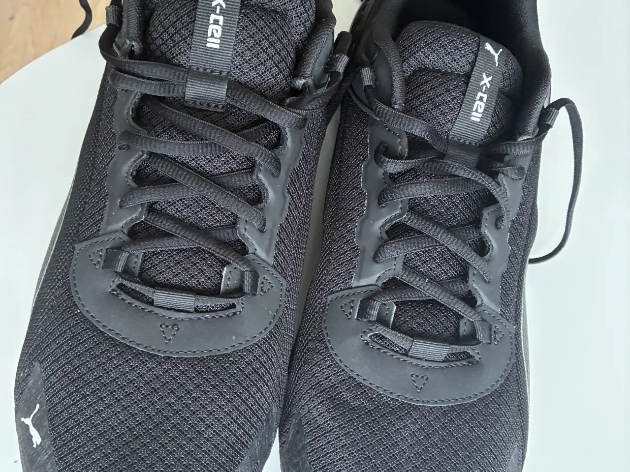 Billede 2 - Sort letvægts sko Puma