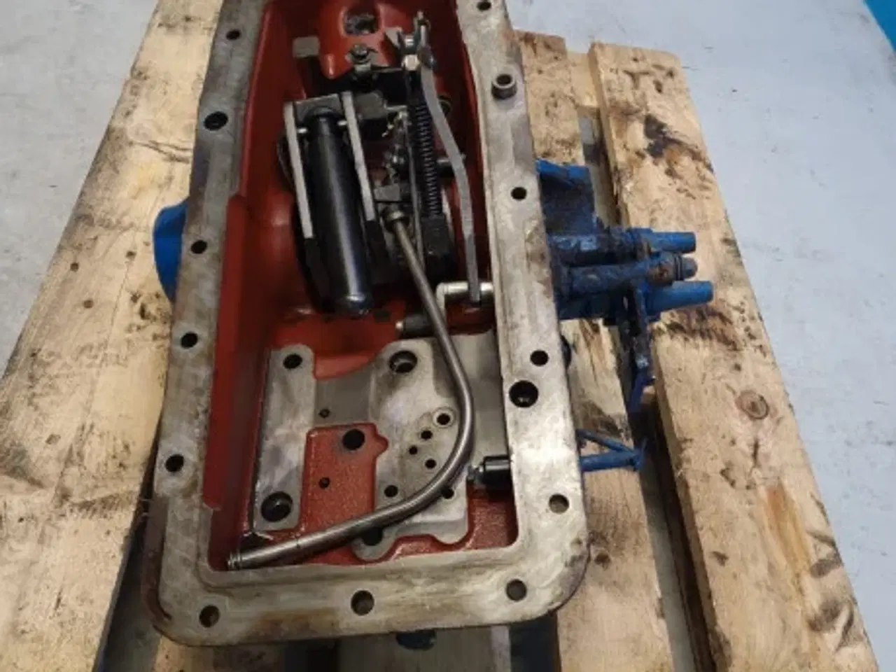 Billede 8 - Ford 6640 Dæksel Gearkasse E9NN537AA