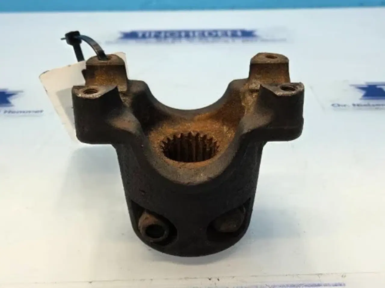 Billede 2 - New Holland LB115B Flange 9968049