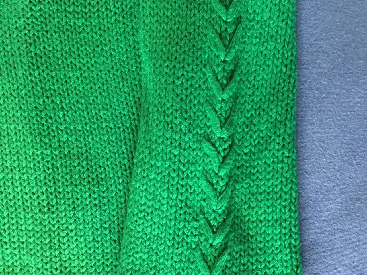 Billede 4 - Lækker grøn sweater til salg