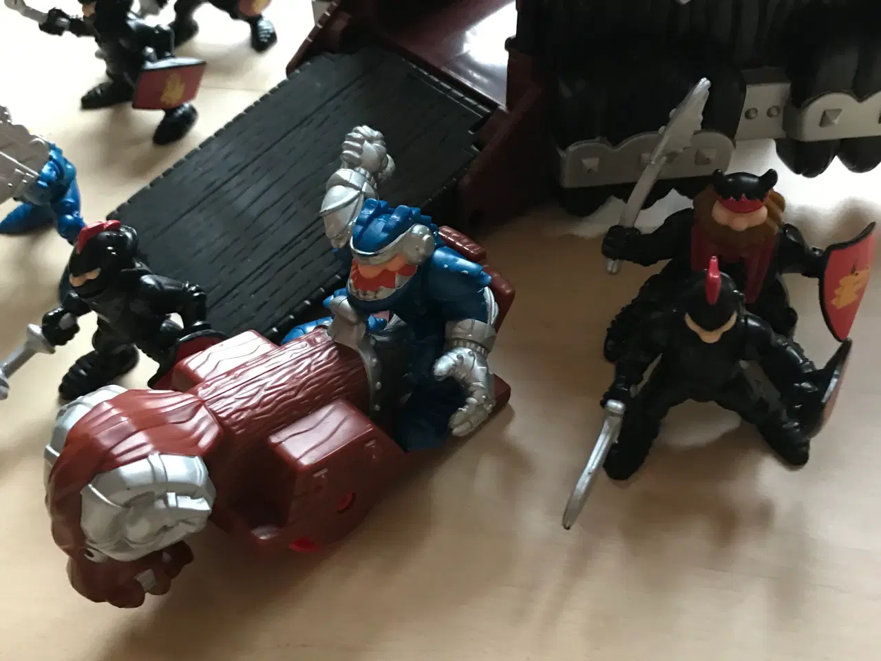 Billede 6 - DrageBorg og tårn