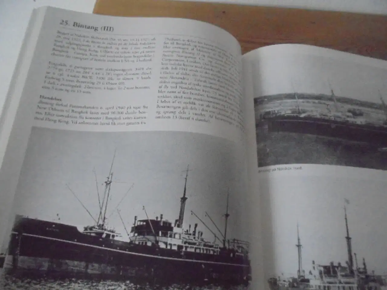 Billede 6 - Kompagniets skibe – Motorskibene fra ØK under dans