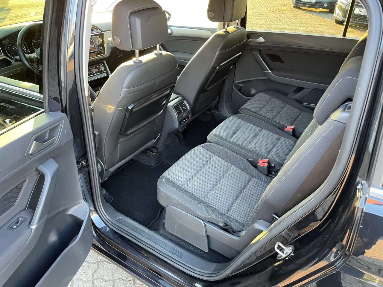 Billede 5 - Velholdt 7 Personers VW Touran 