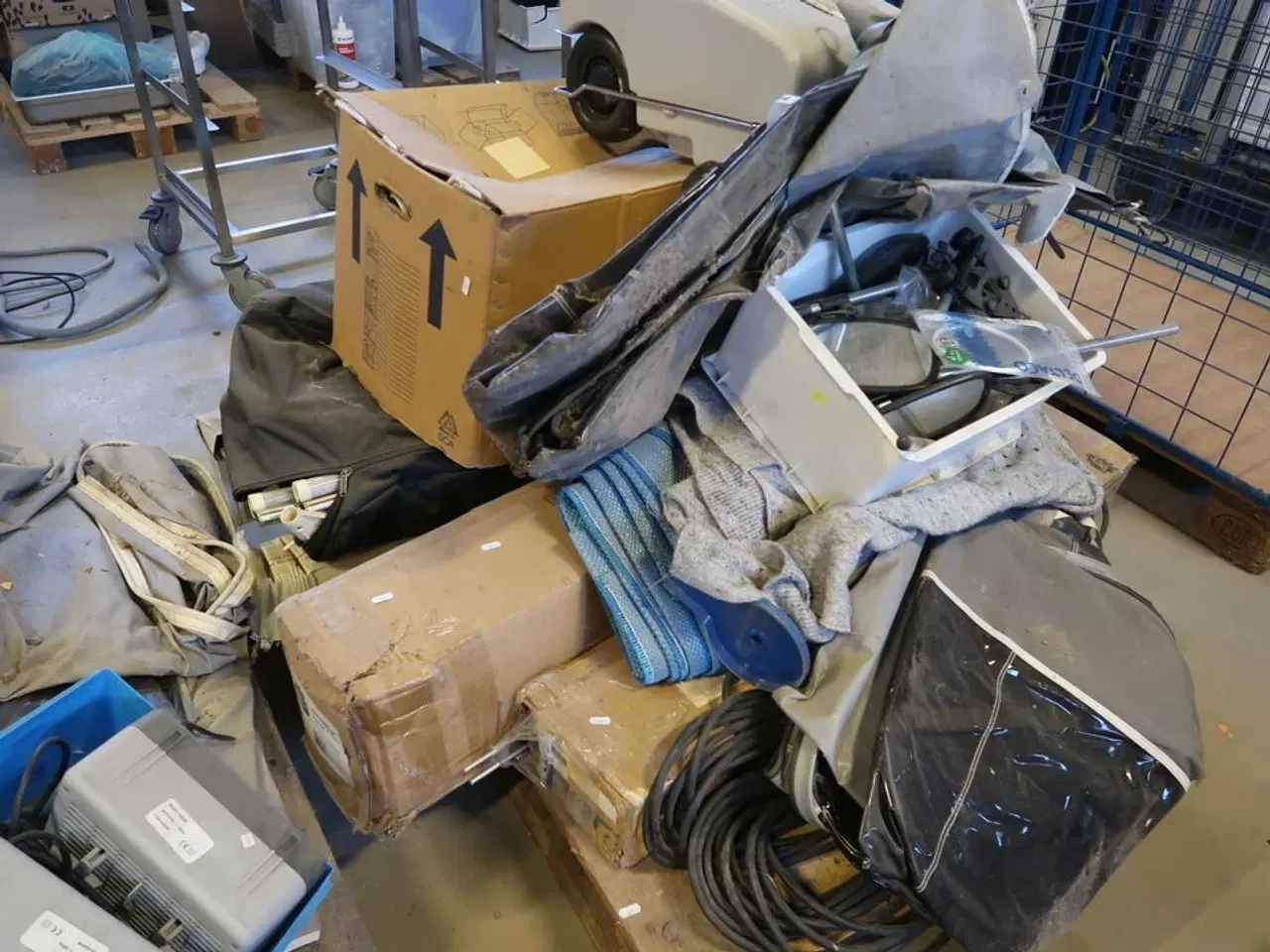 Billede 6 - Campingudstyr på 2 paller