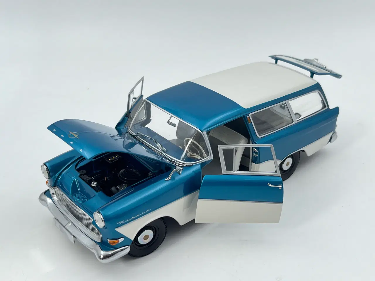 Billede 4 - 1958 Opel Rekord P1 Caravan MINICHAMPS - 1:18