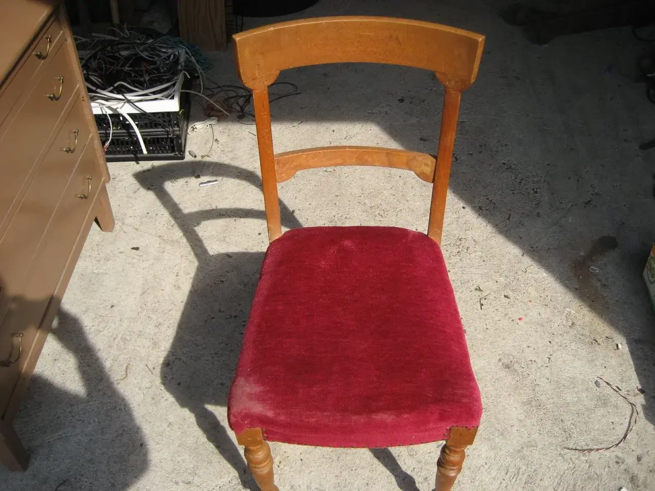 Billede 1 - 1 gammel stol
