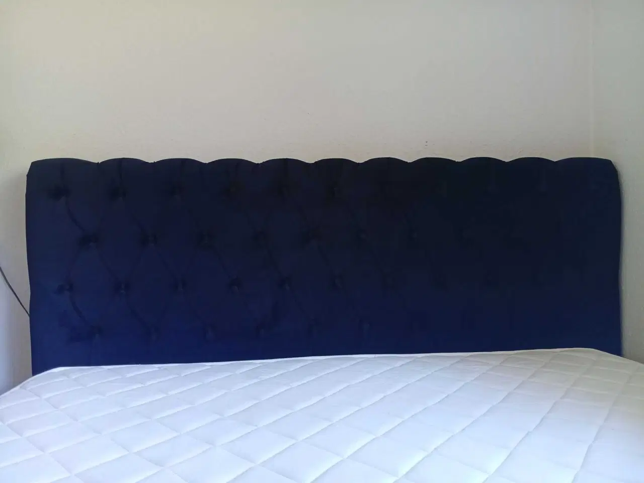 Billede 8 -  seng (160x200) og madras fra Beliani