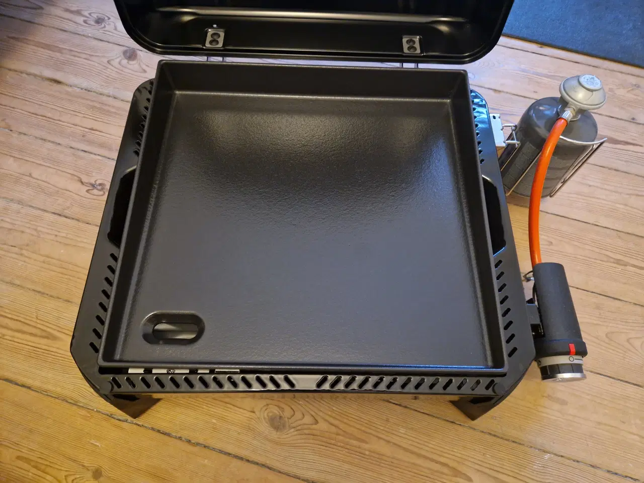 Billede 3 - Weber gasgrill m/stegeplade