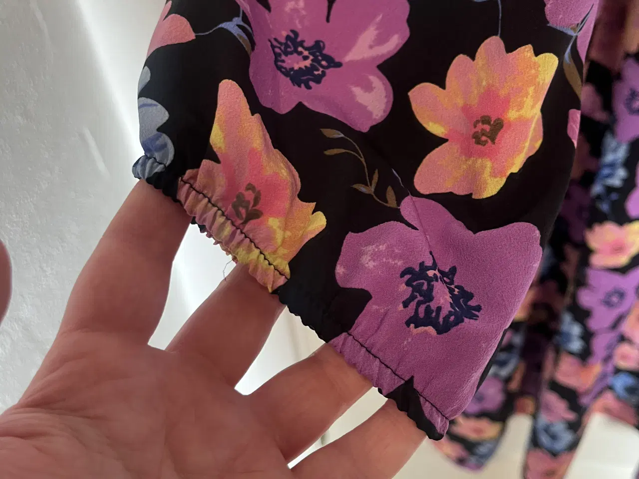 Billede 3 - Blomstret kjole fra VRS