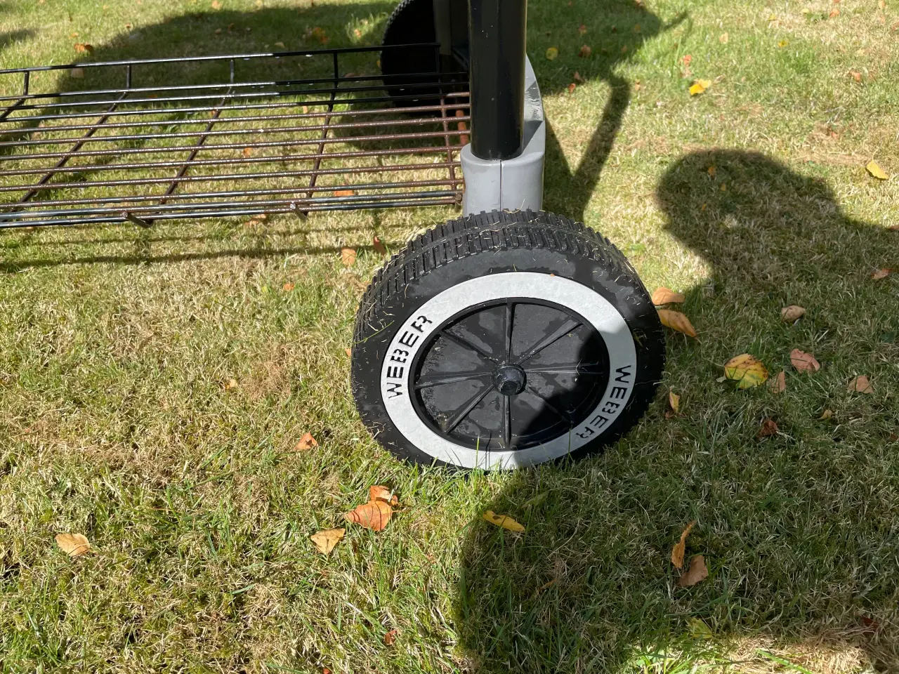 Billede 4 - Weber kuglegrill med bord 