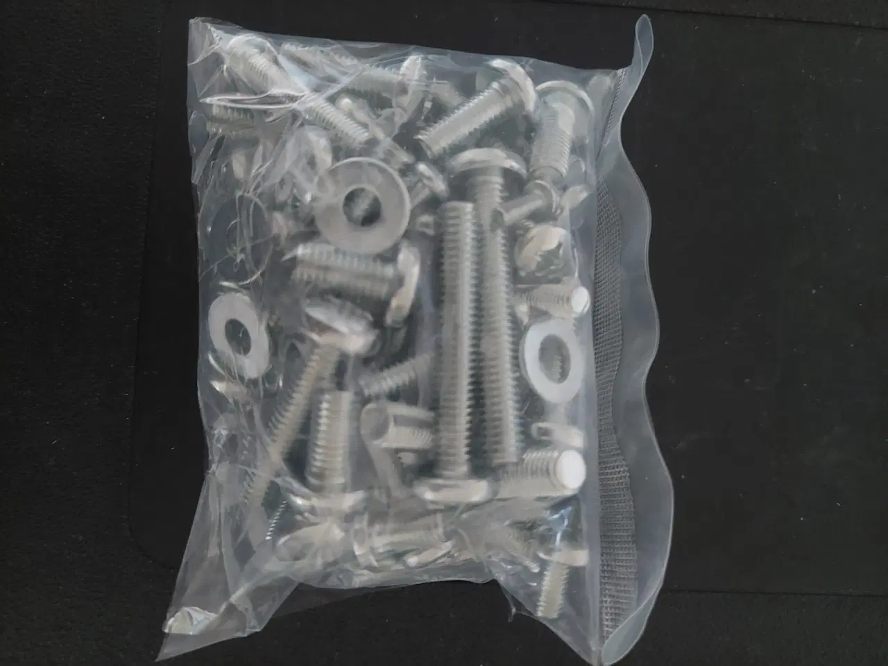 Billede 2 - Luxorparts Skruesortiment til VESA-montering.