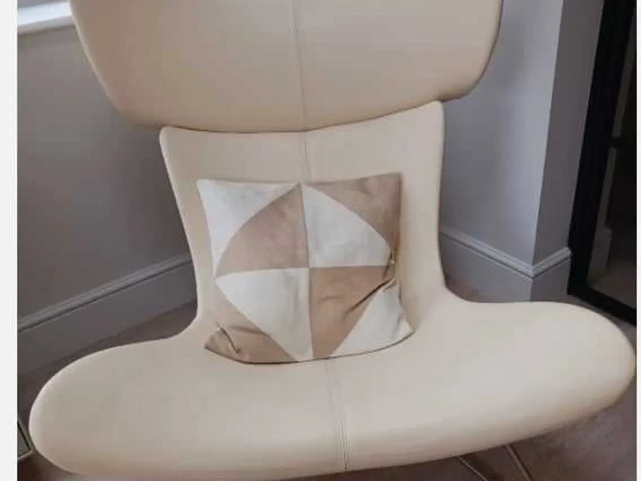 Billede 1 - Eksklusive Imola stole fra BoConcept hvid læder