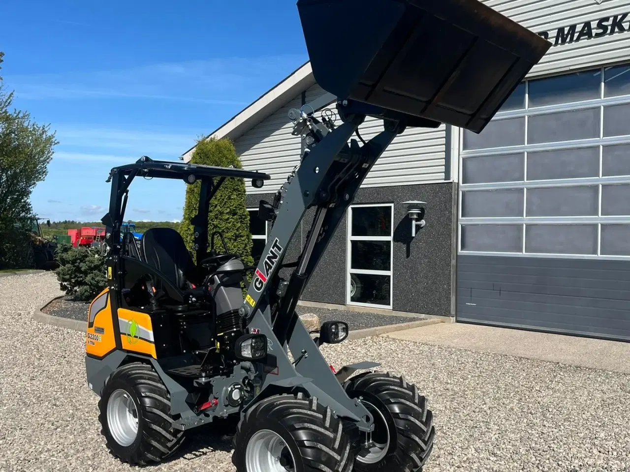 Billede 19 - Giant G2200E X-tra E Elektrisk minilæsser. DEN HAR KUN KØRT DEMO OG ER SOM NY