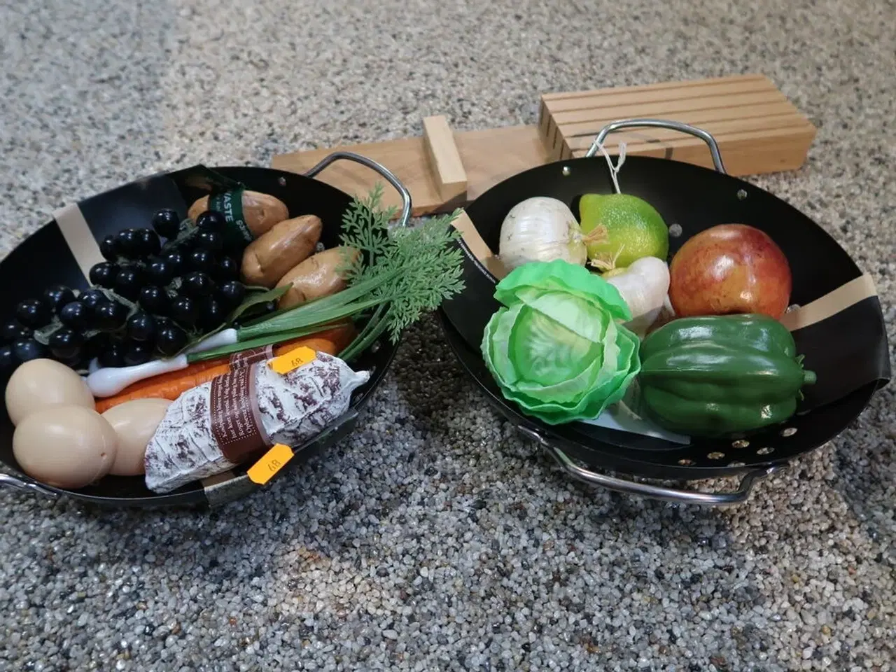Billede 1 - Grønsagspander, knivblok m.m.