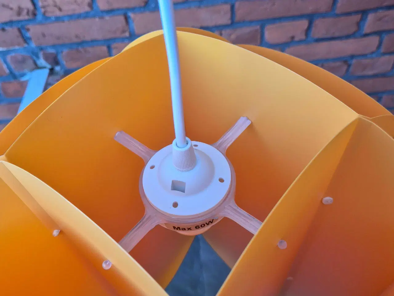 Billede 28 - Flotte gule lamper i plast 