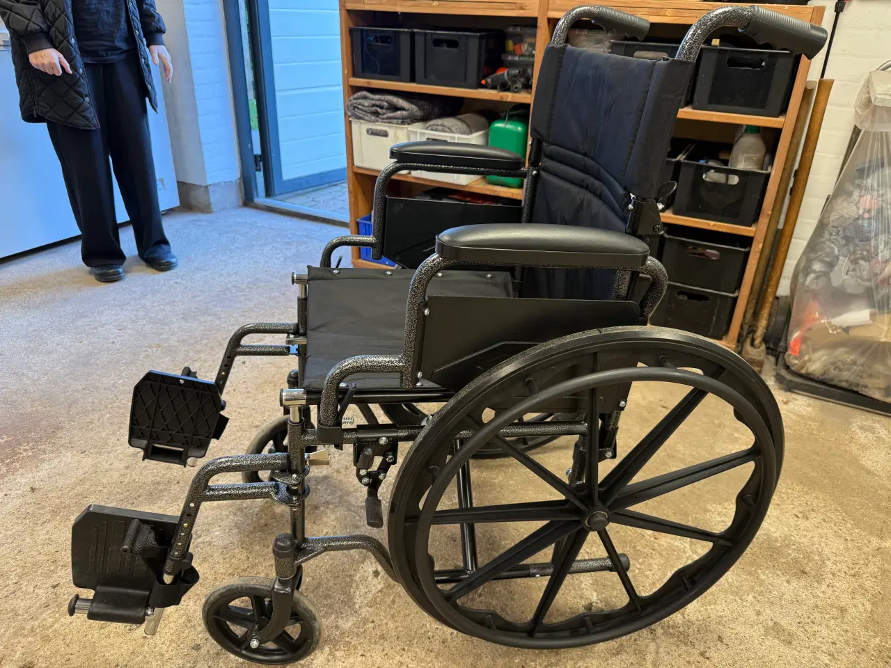 Billede 1 - Næsten ny kørestol 