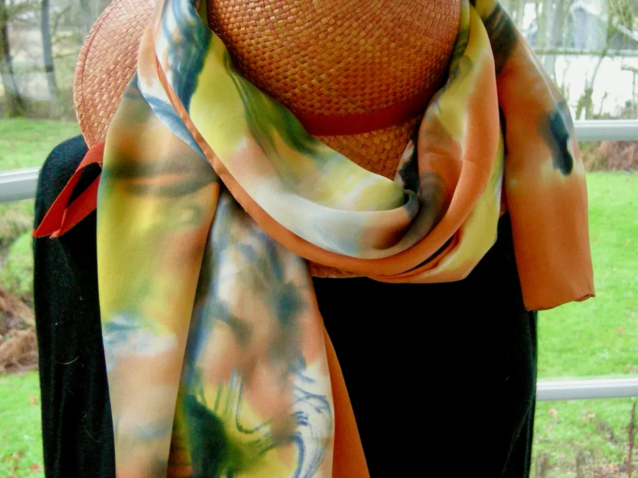 Billede 2 - Håndmalet satin tørklæde 100% ren silke, 45x180 cm