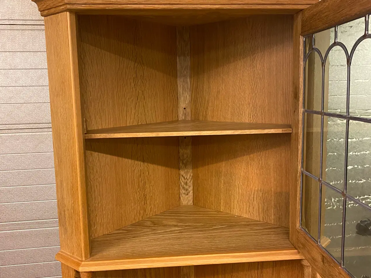 Billede 2 - Hjørneskab syret eg