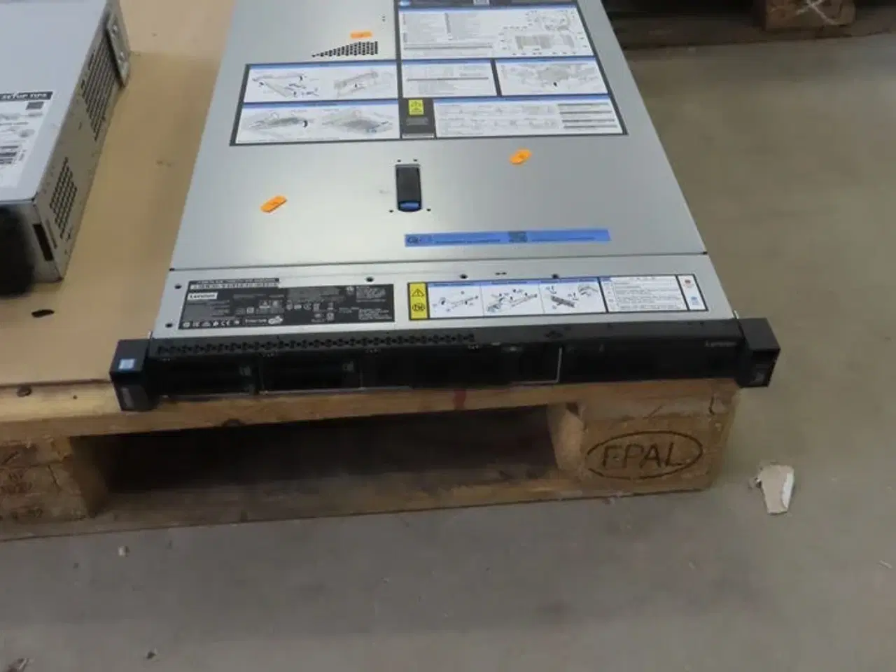 Billede 1 - Server LENOVO MT 7X08 (Forsendelse ikke muligt)