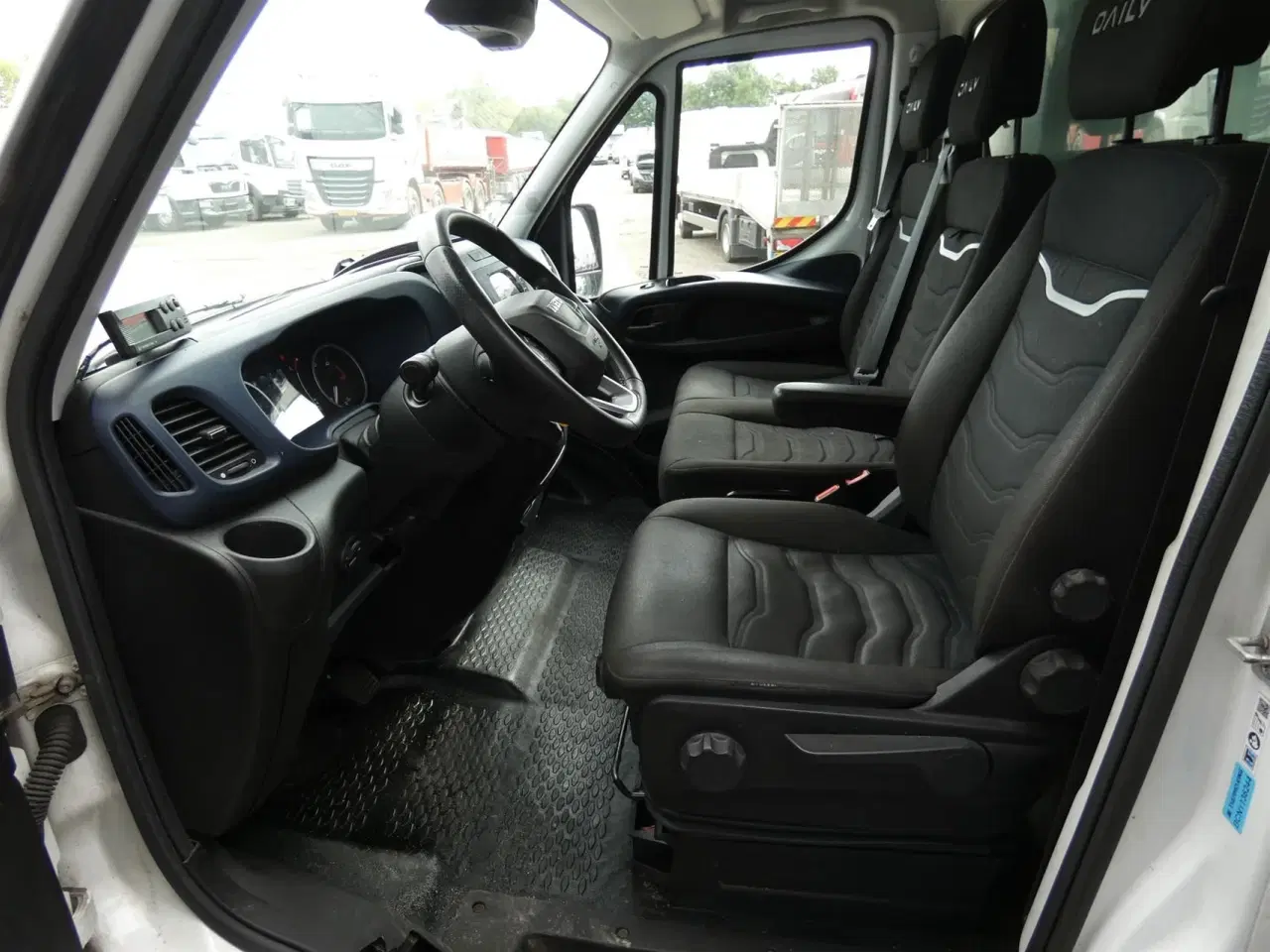 Billede 10 - Iveco Daily 35S18 3000mm 3,0 D 180HK Ladv./Chas. 8g Aut.