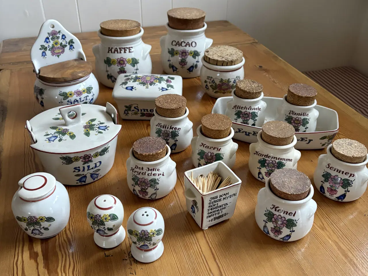 Billede 1 - Aksini stentøj