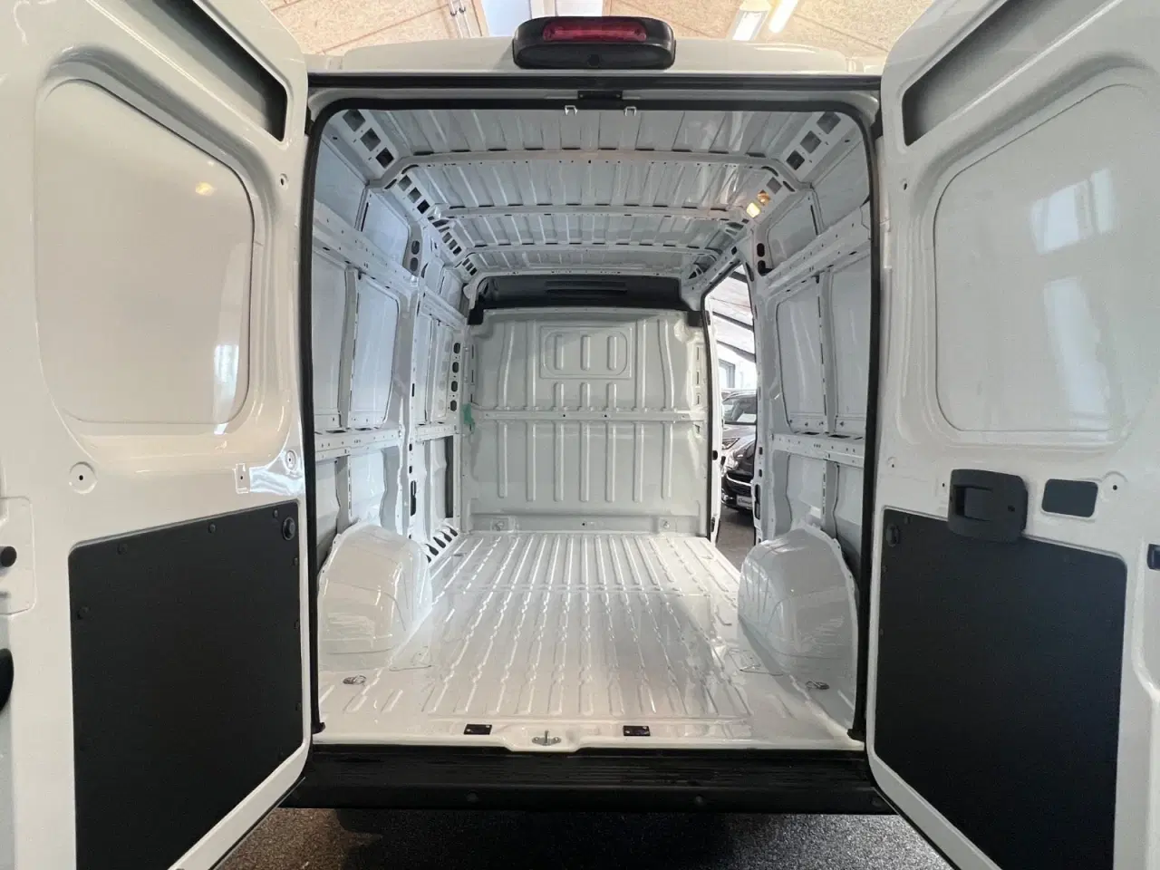 Billede 16 - Peugeot Boxer 435 2,2 BlueHDi 165 L2H2 Premium
