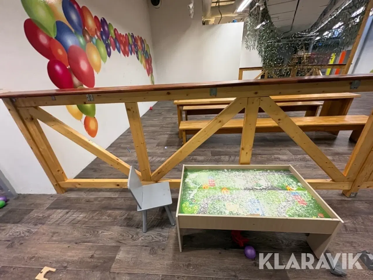 Billede 6 - Bordebænkesæt og indhegning