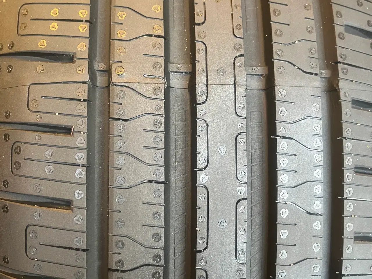 Billede 5 - Nye sommerdæk 215-55-18 Goodyear.