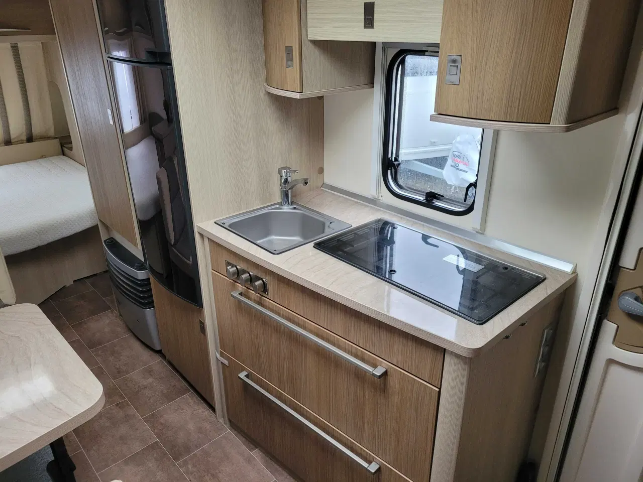 Billede 4 - 2013 Burstner 560 køjevogn..plads og godt design