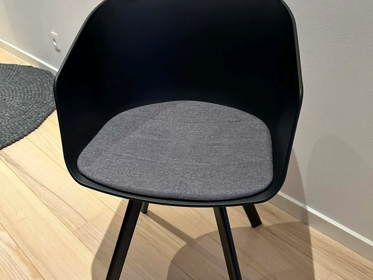 Billede 2 - Nixon spisebordstole fra Ilva